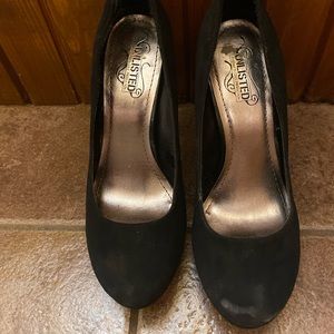 Cute velvet black close toed shoes